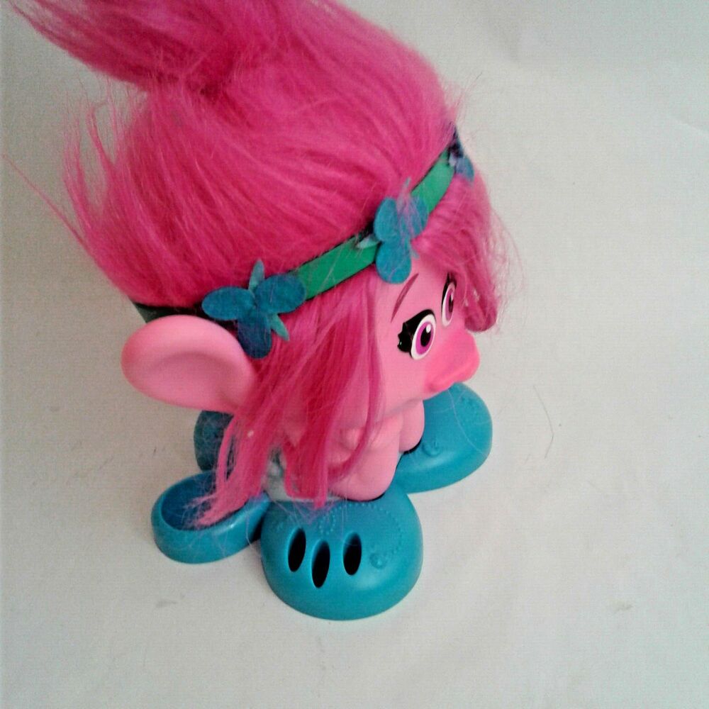 Just Play Trolls Poppy Pink Roll Play Pretend Styling Station Standing Head 12" - Picture 4 of 8